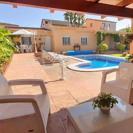 Chalet Vacacional Con Piscina Privada Y Barbacoa 塔拉戈纳 外观 照片