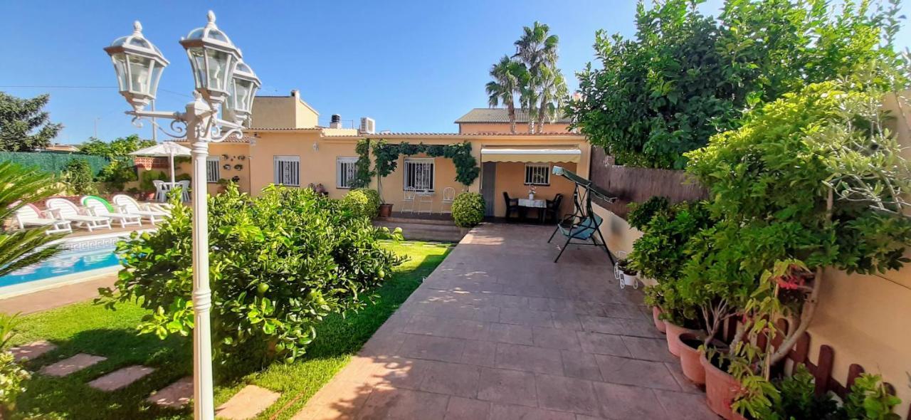 Chalet Vacacional Con Piscina Privada Y Barbacoa 塔拉戈纳 外观 照片