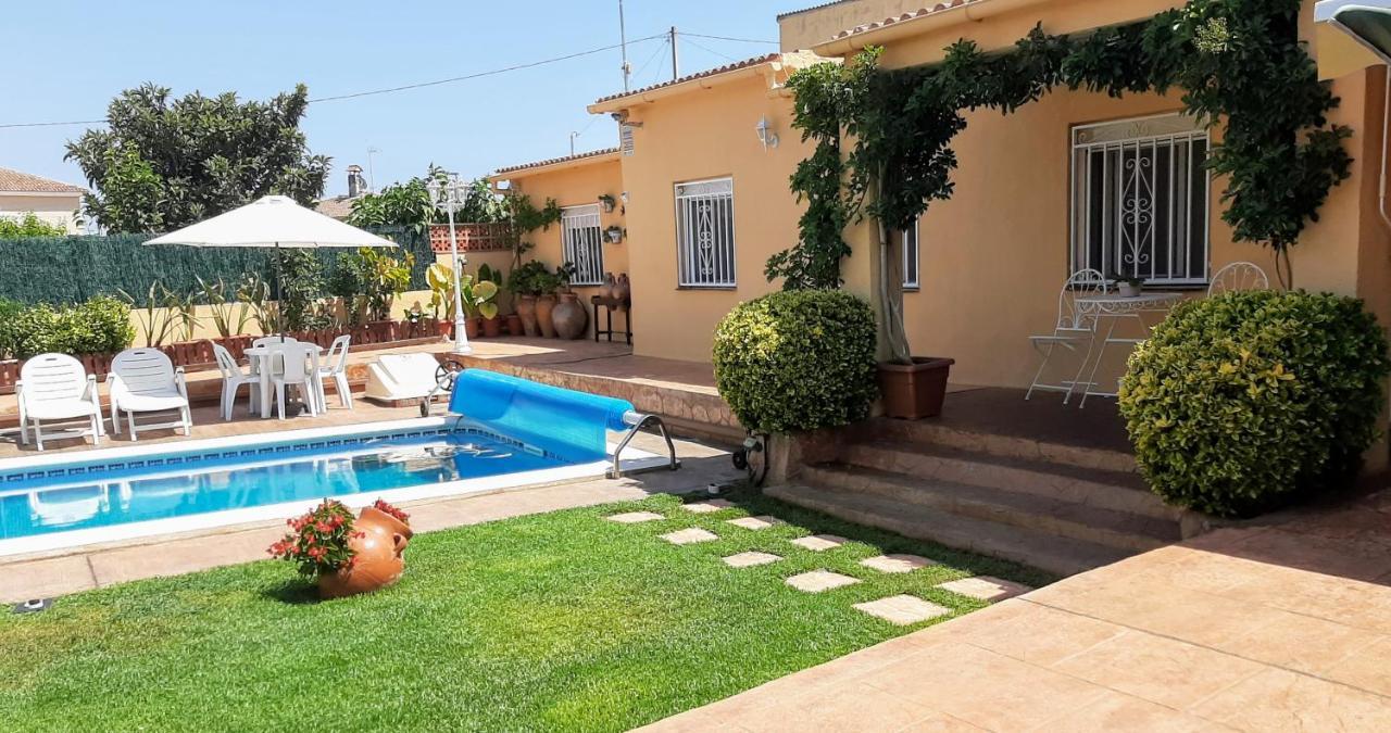 Chalet Vacacional Con Piscina Privada Y Barbacoa 塔拉戈纳 外观 照片