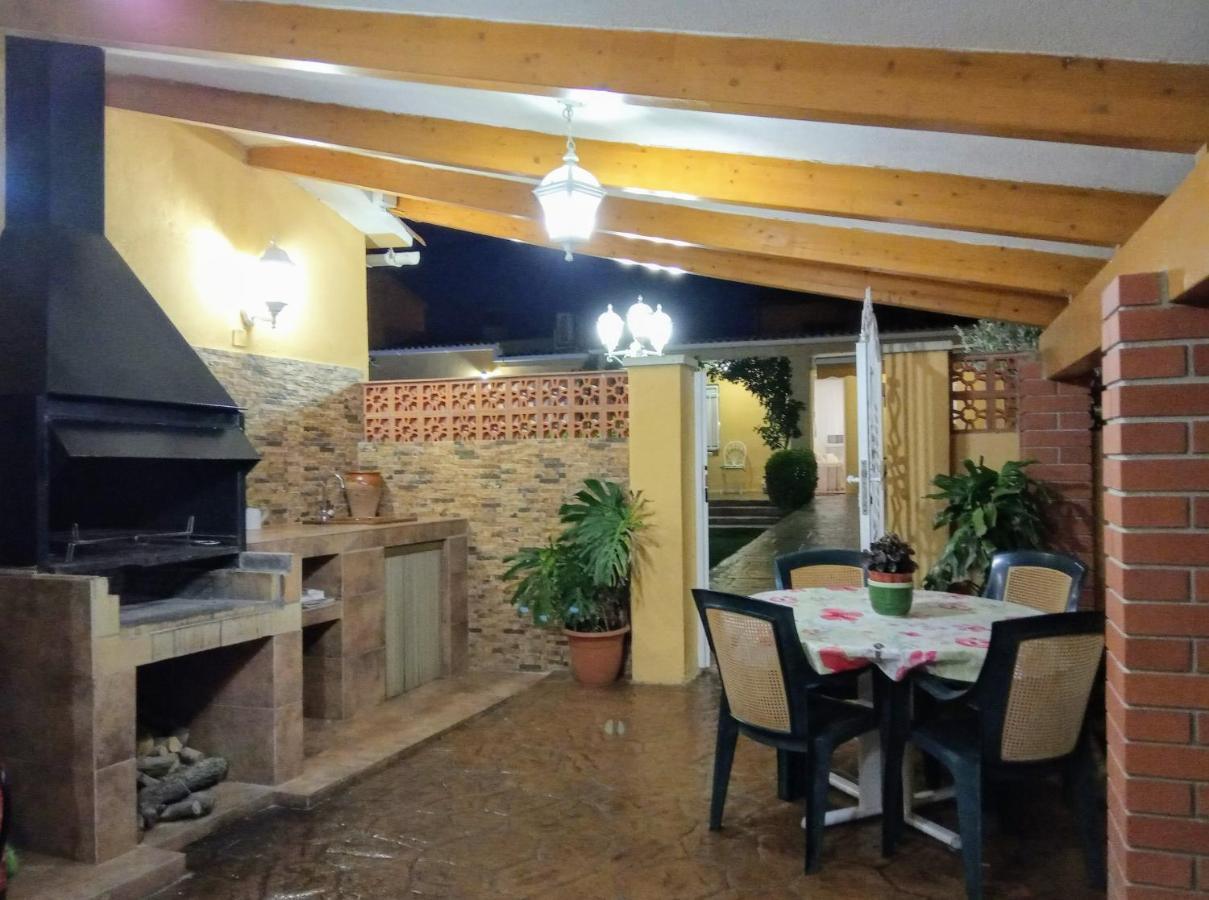 Chalet Vacacional Con Piscina Privada Y Barbacoa 塔拉戈纳 外观 照片