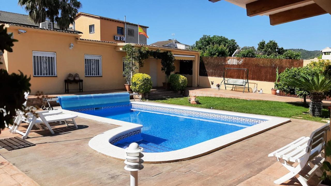 Chalet Vacacional Con Piscina Privada Y Barbacoa 塔拉戈纳 外观 照片