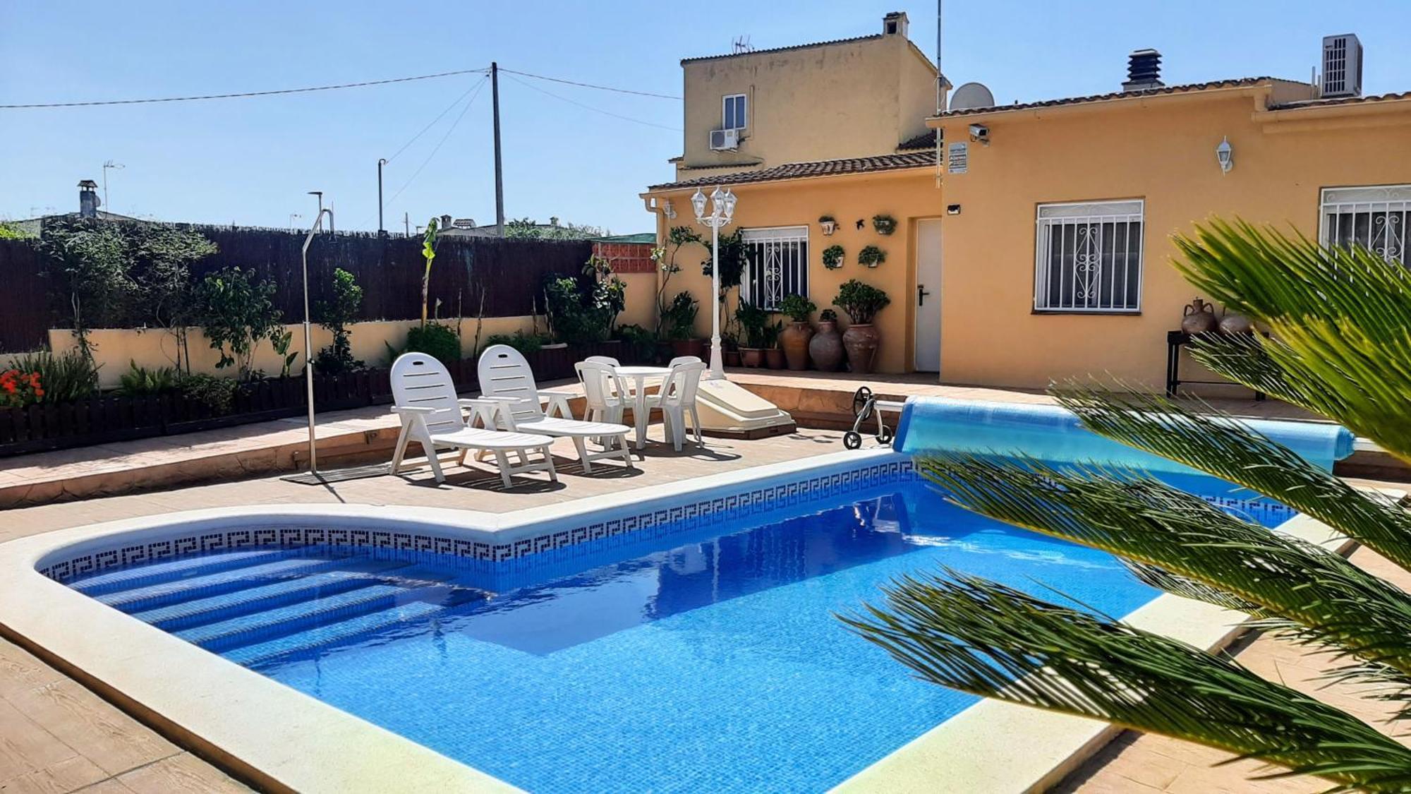 Chalet Vacacional Con Piscina Privada Y Barbacoa 塔拉戈纳 外观 照片