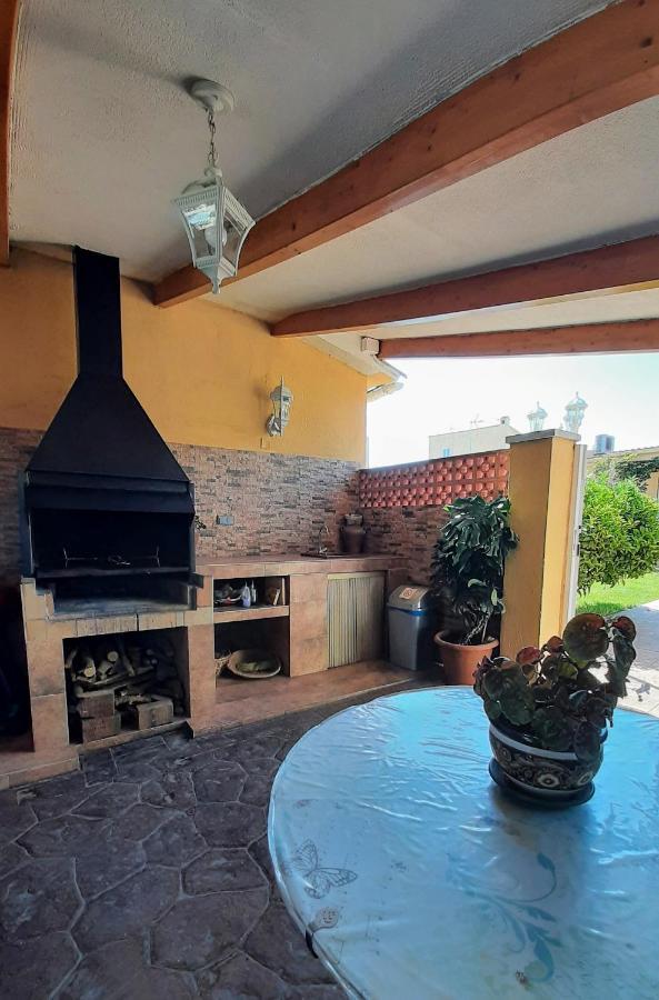 Chalet Vacacional Con Piscina Privada Y Barbacoa 塔拉戈纳 外观 照片